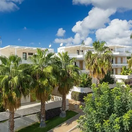 Kamena Aparthotel 4*